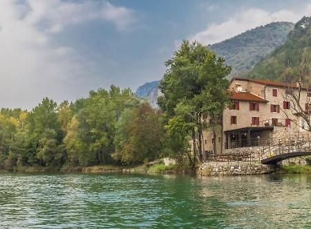 Solagna Casa Sul Fiume County House B&B 외부 사진