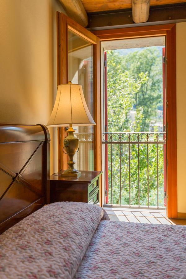 Solagna Casa Sul Fiume County House B&B 외부 사진